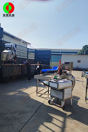 洗菜機(jī)切菜機(jī)脫水機(jī)等一批果蔬凈菜加工設(shè)備發(fā)往海南省客戶(hù)！